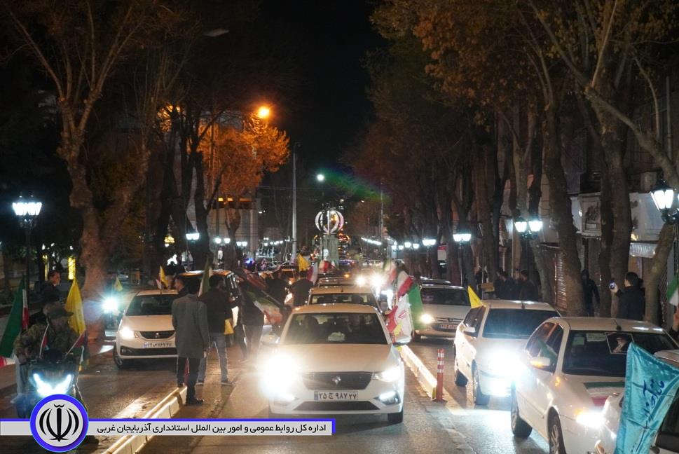 کاروان خودرویی مردم انقلابی مهاباد جلوه‌ای دیگر از اتحاد و همدلی