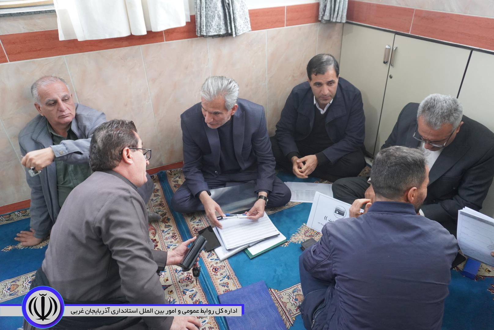 دیدار صمیمی مسئولین شهرستان با جمعی از شهروندان منطقه پشت تپ