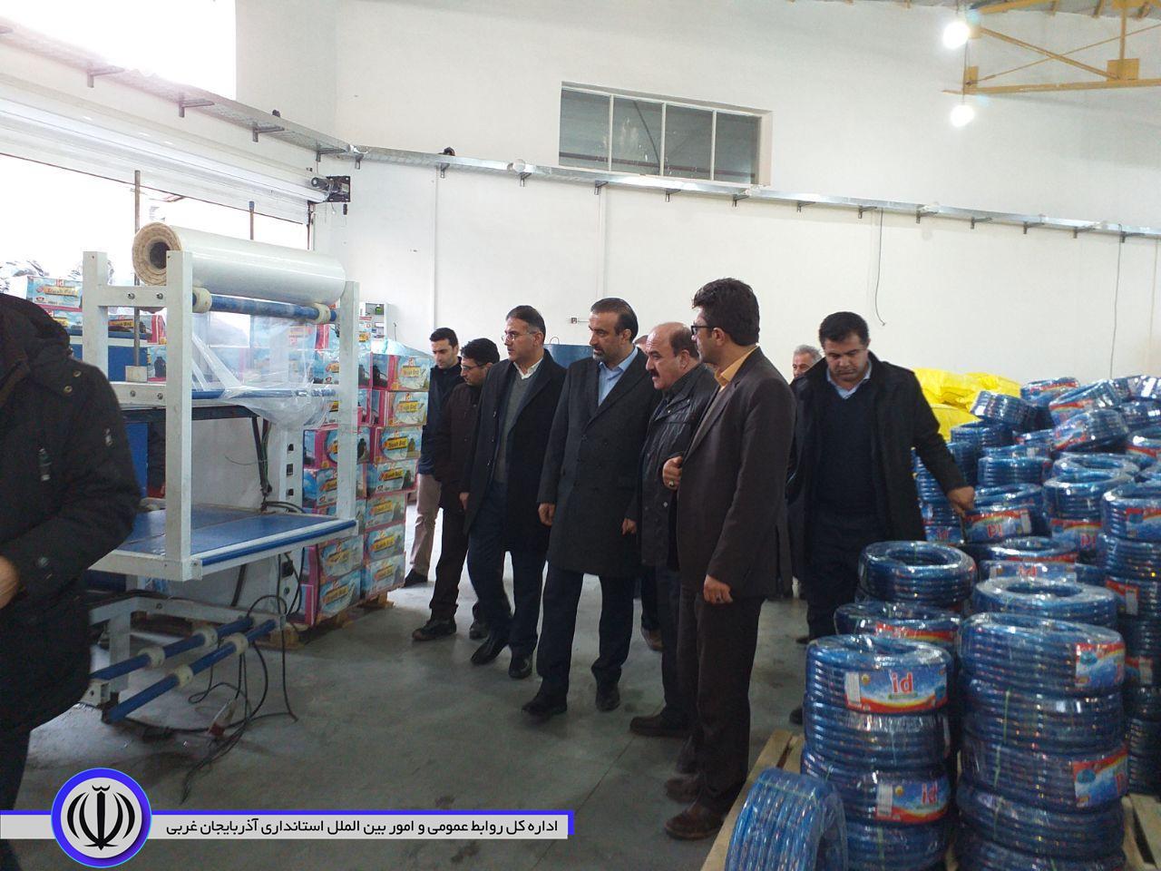 بازدید مدیرکل امور اقتصادی و دارایی استان آذربایجان غربی ، معاون استاندار و فرماندار ویژه شهرستان مهاباد از شرکت تاران مهاباد